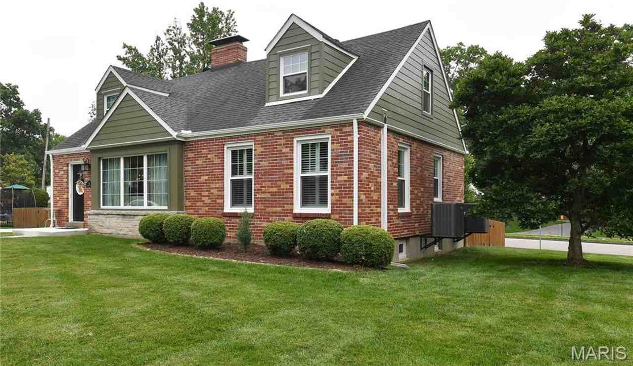 342 Greenleaf Dr - Photo 3 of 40