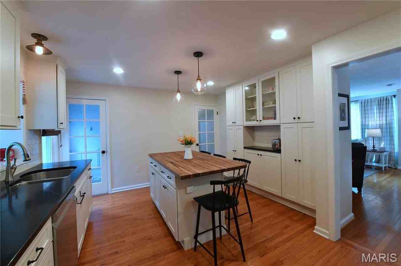 342 Greenleaf Dr - Photo 5 of 40