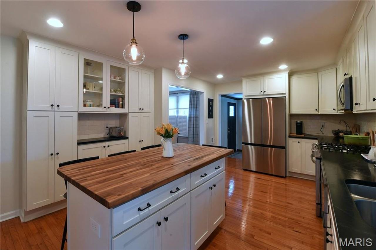 342 Greenleaf Dr - Photo 6 of 40