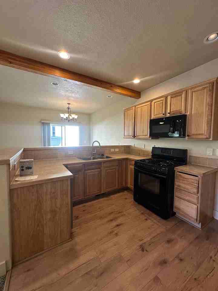 20159 Merriewood Ln - Photo 4 of 30