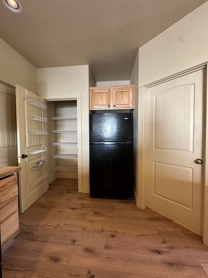 20159 Merriewood Ln - Photo 5 of 30
