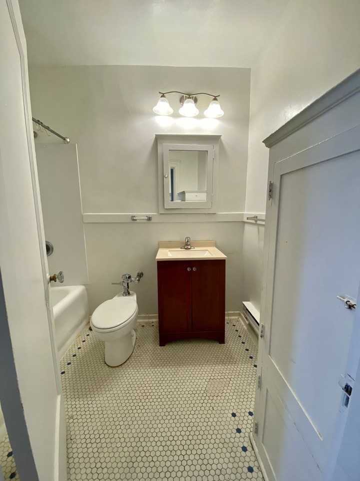 Campus Apartments - Photo 6 of 17