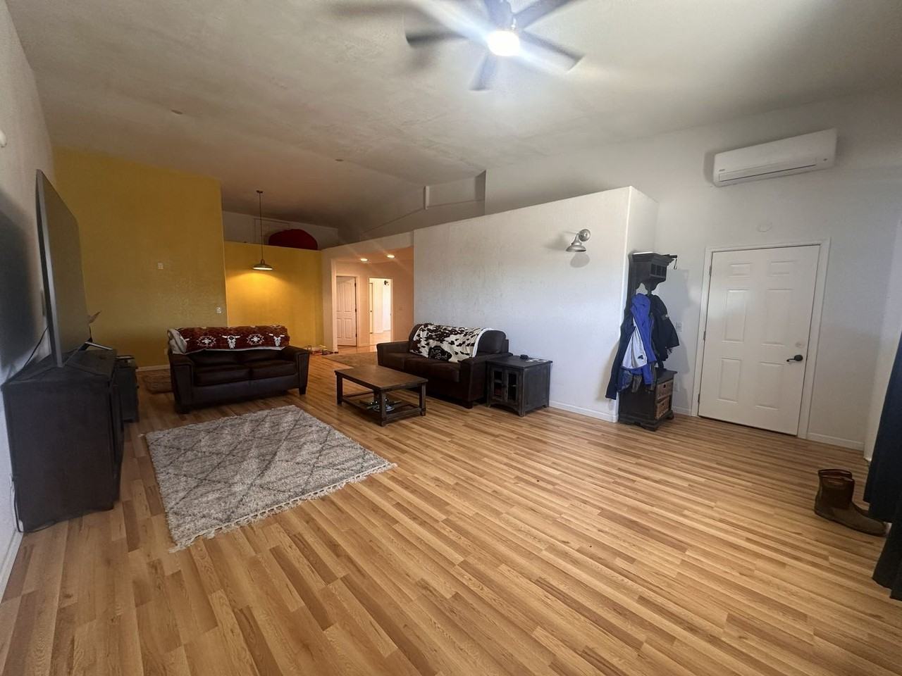 469-922 Eternal Spring Way - Photo 3 of 16