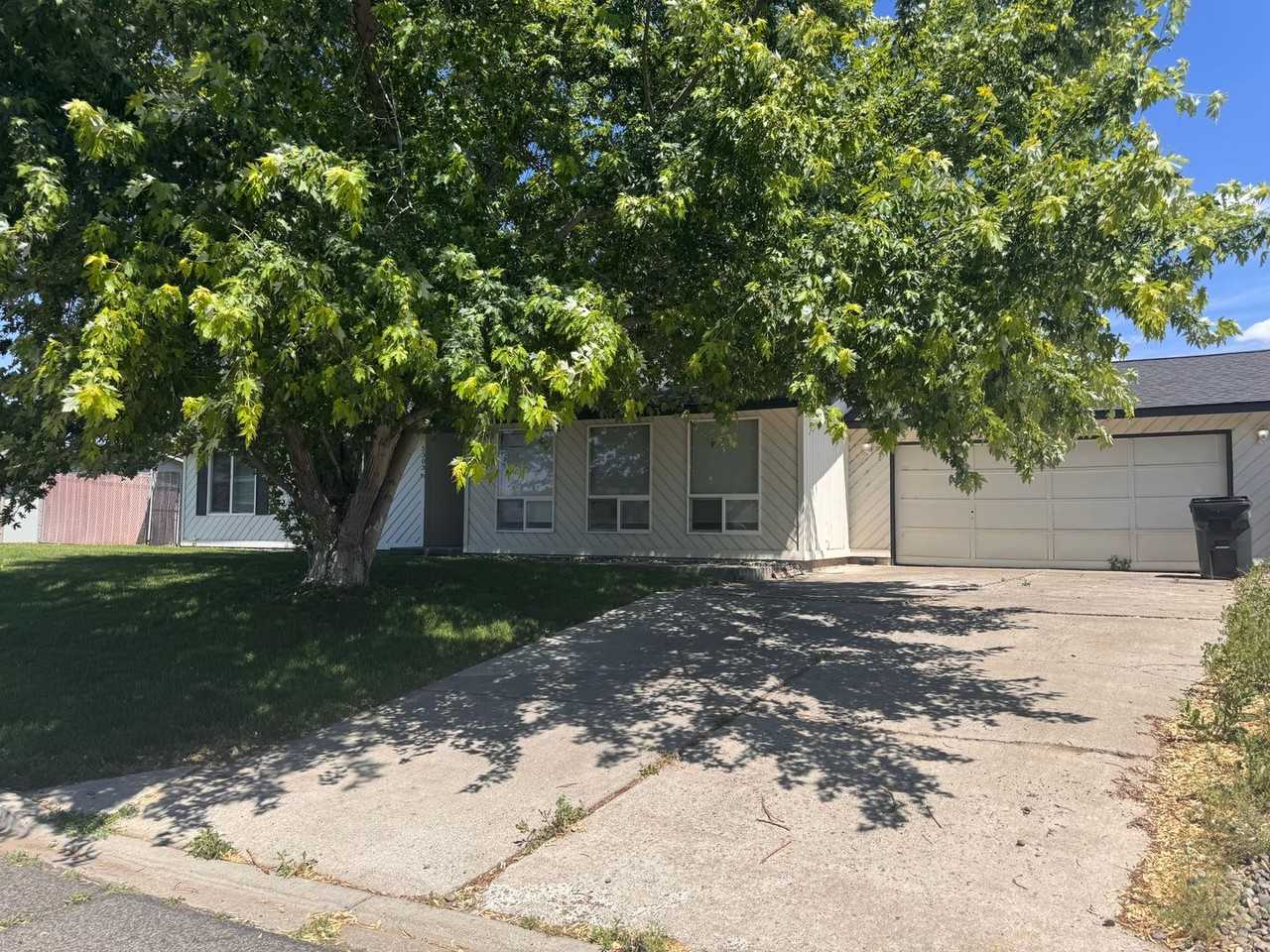 5303 N Sky Vista Ave - Photo 2 of 25