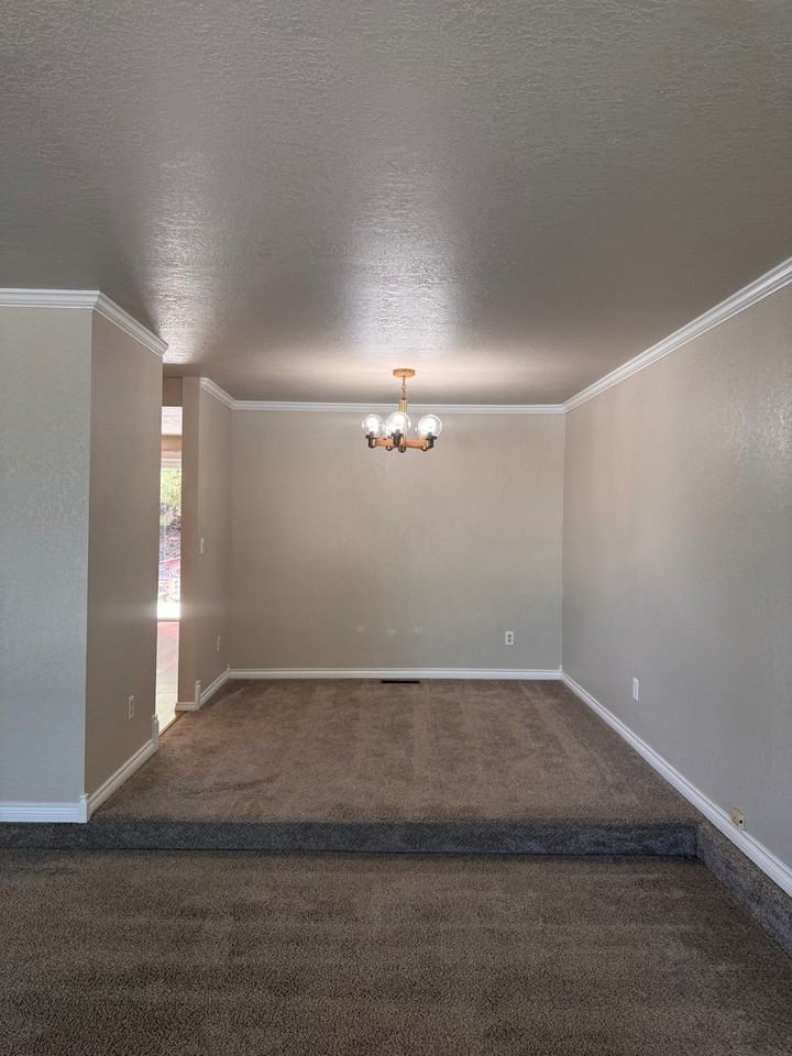 5303 N Sky Vista Ave - Photo 6 of 25