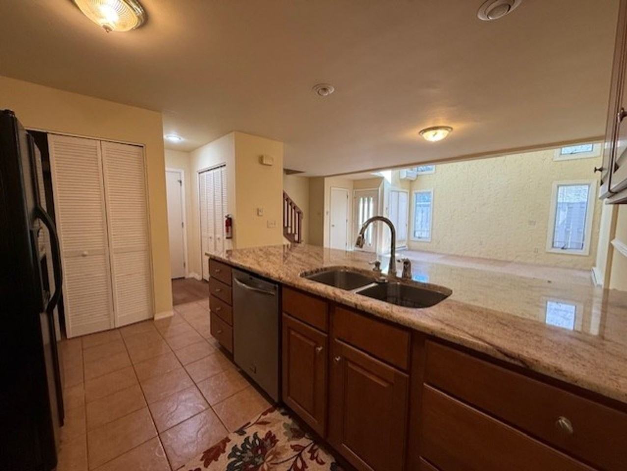 848 W Aaron Dr - Photo 4 of 11