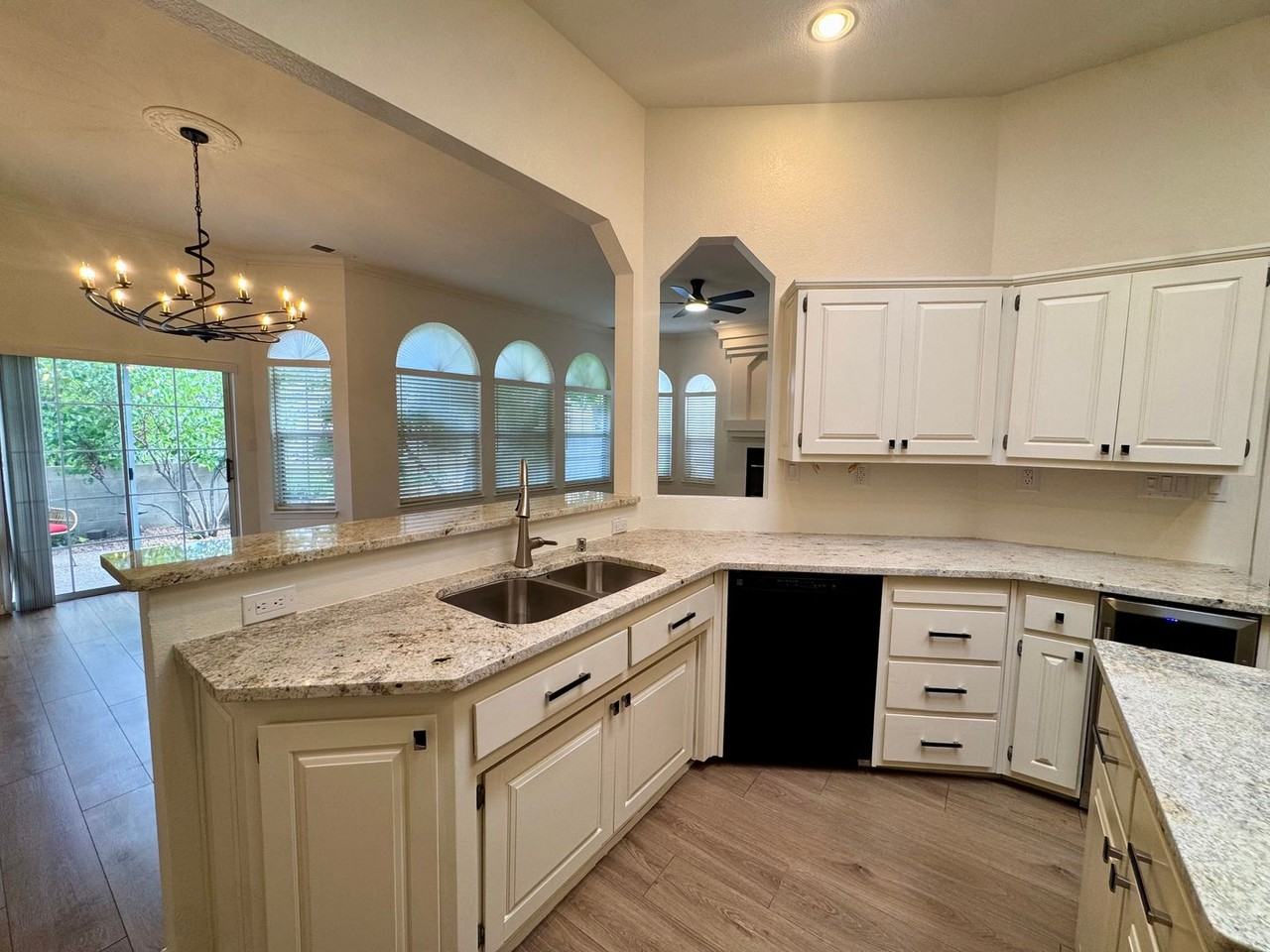 9301 Ironshore Ne - Photo 5 of 21