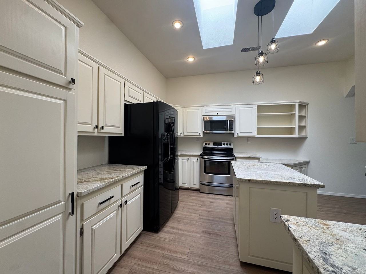 9301 Ironshore Ne - Photo 7 of 21