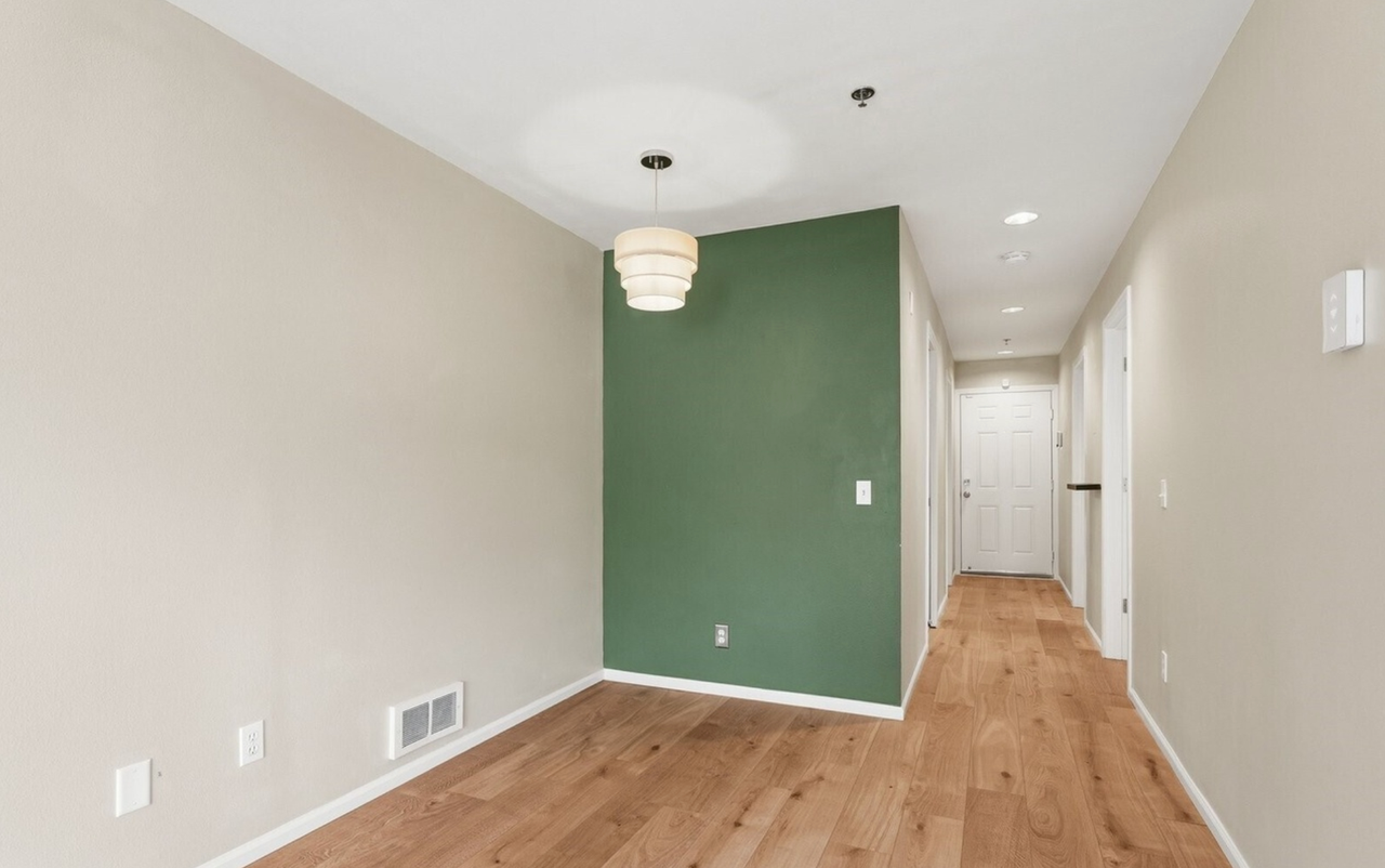 2116 California Ave Sw - Photo 5 of 11