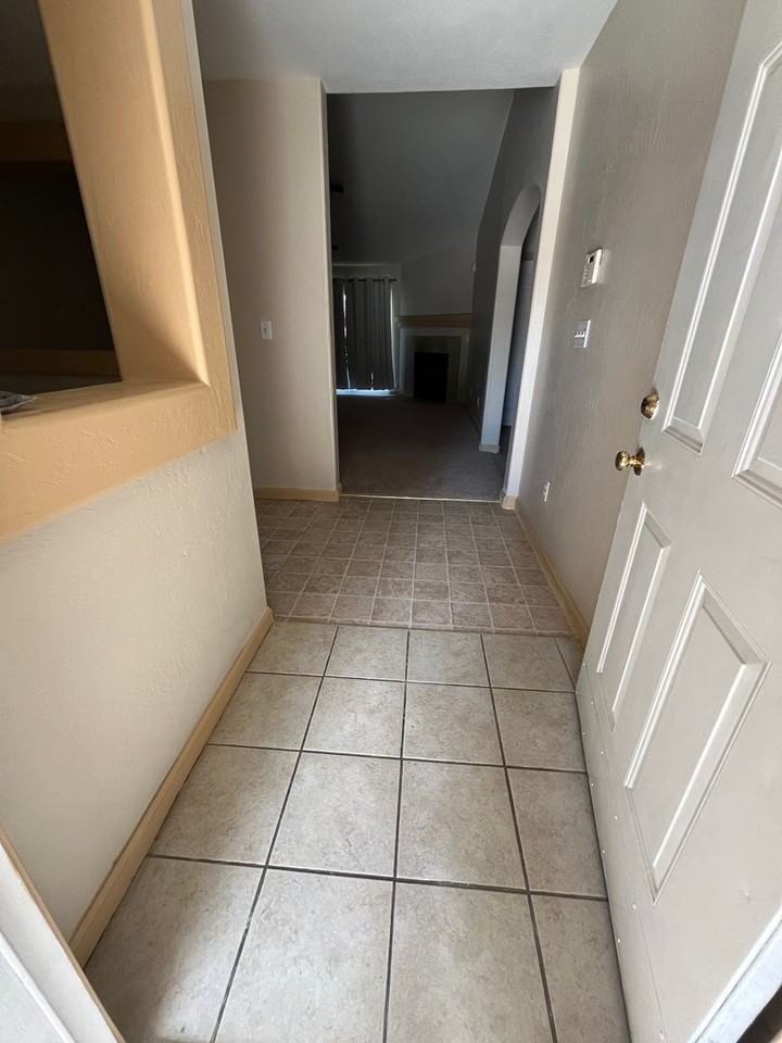 1030 S Vista St - Photo 3 of 30