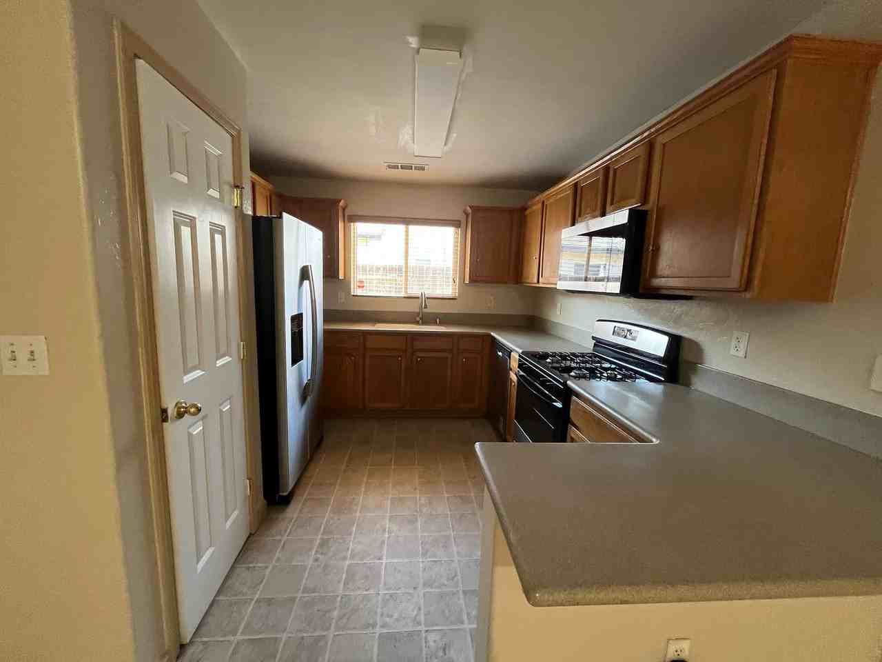 1030 S Vista St - Photo 6 of 30