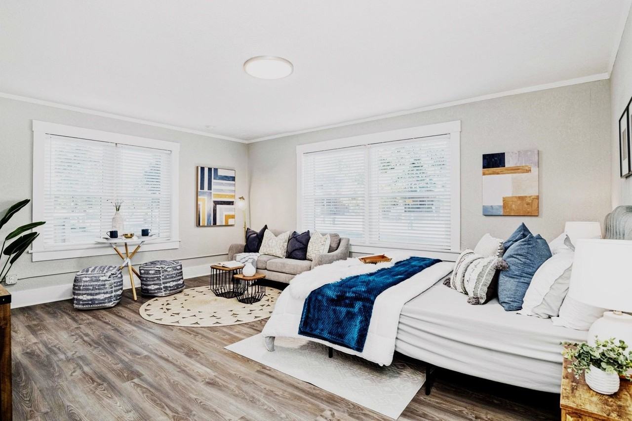 Nicely Renovated Studio Near Little Raven! - Photo 4 of 9
