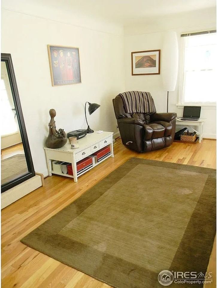 1438 W Oak St - Photo 4 of 11