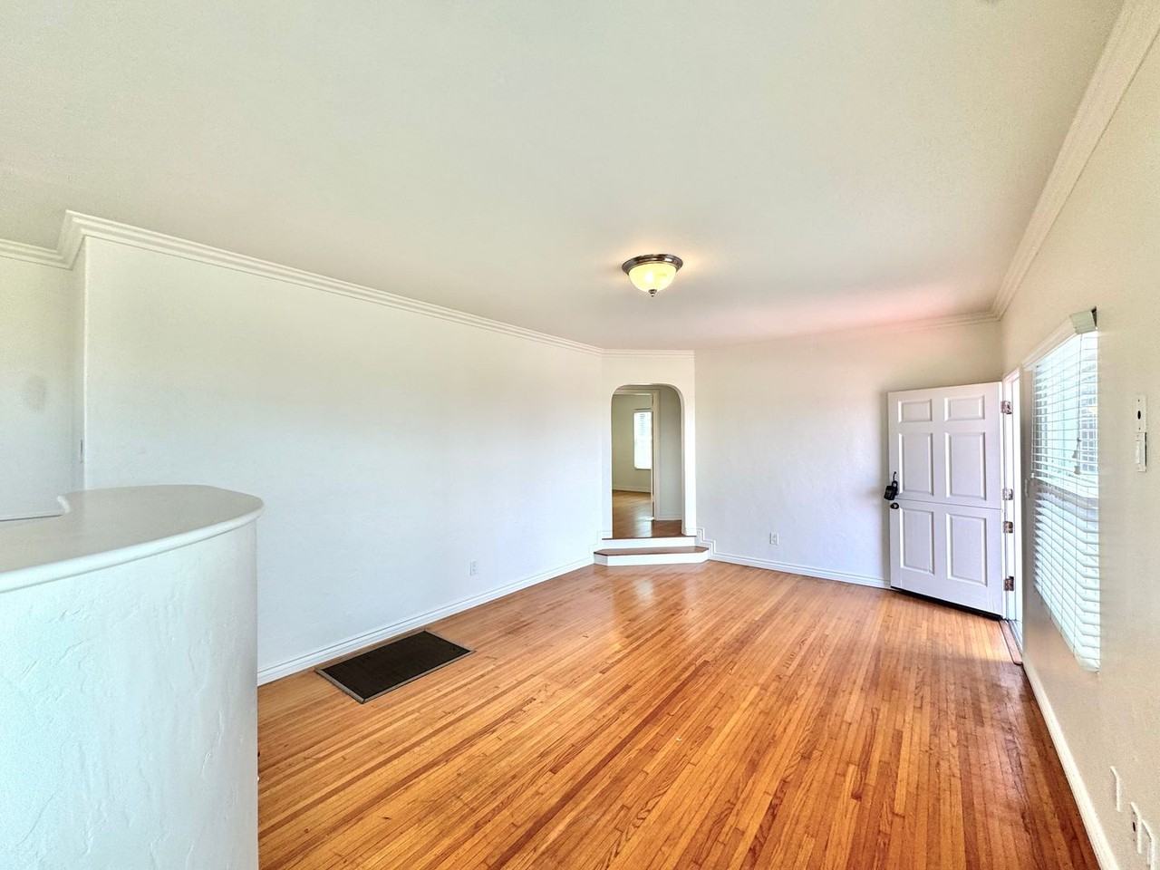 1665 Froude St - Photo 7 of 36
