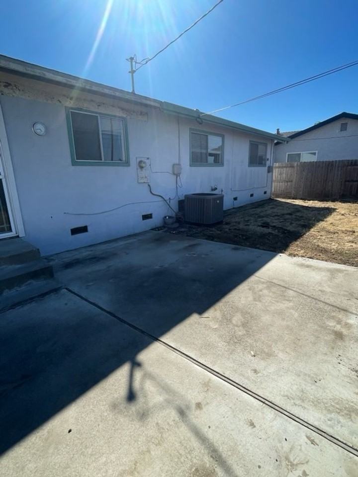 137 Argonaut St - Photo 2 of 20