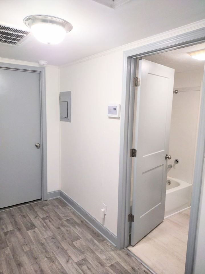 103 W Moore St - Photo 3 of 20