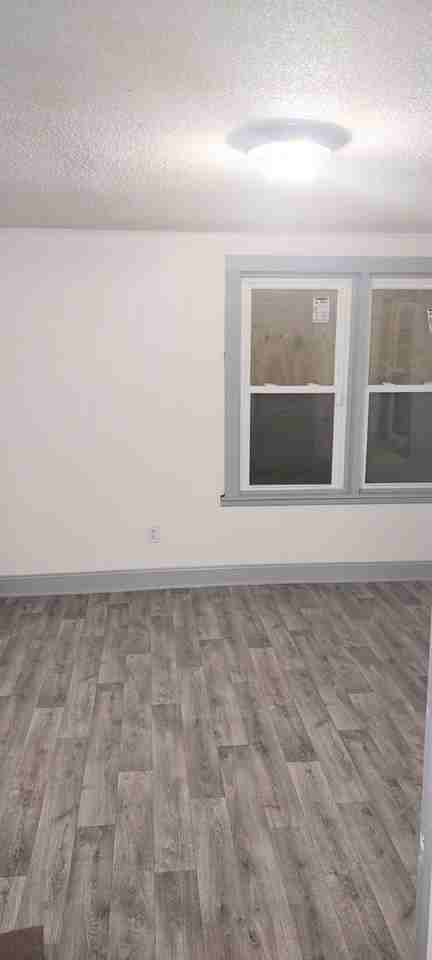 103 W Moore St - Photo 6 of 20