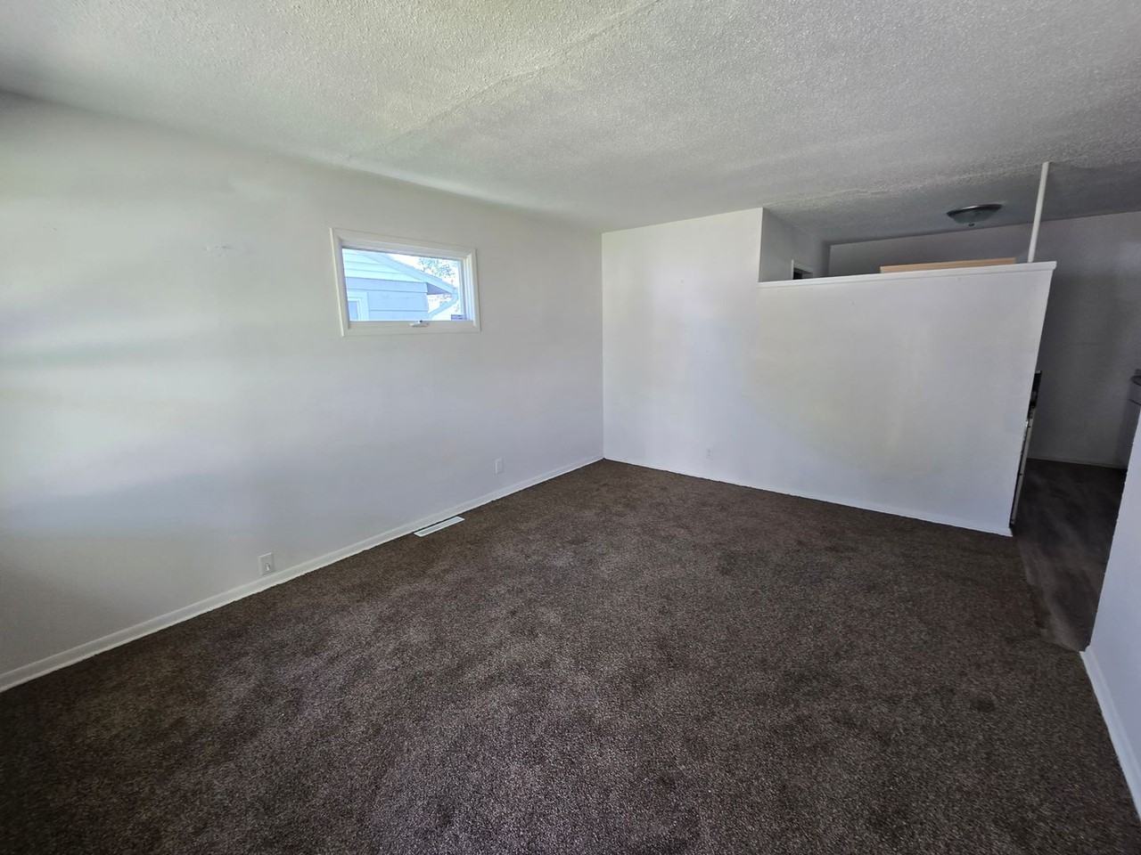 224 Se Lime St - Photo 2 of 9