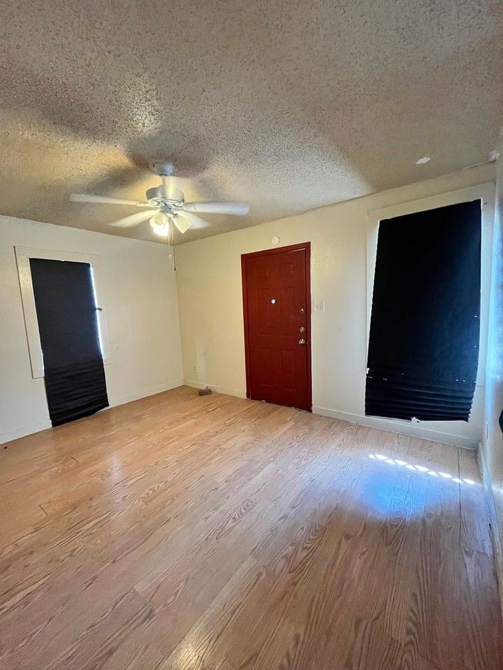 208 Spruce St #A - Photo 3 of 10