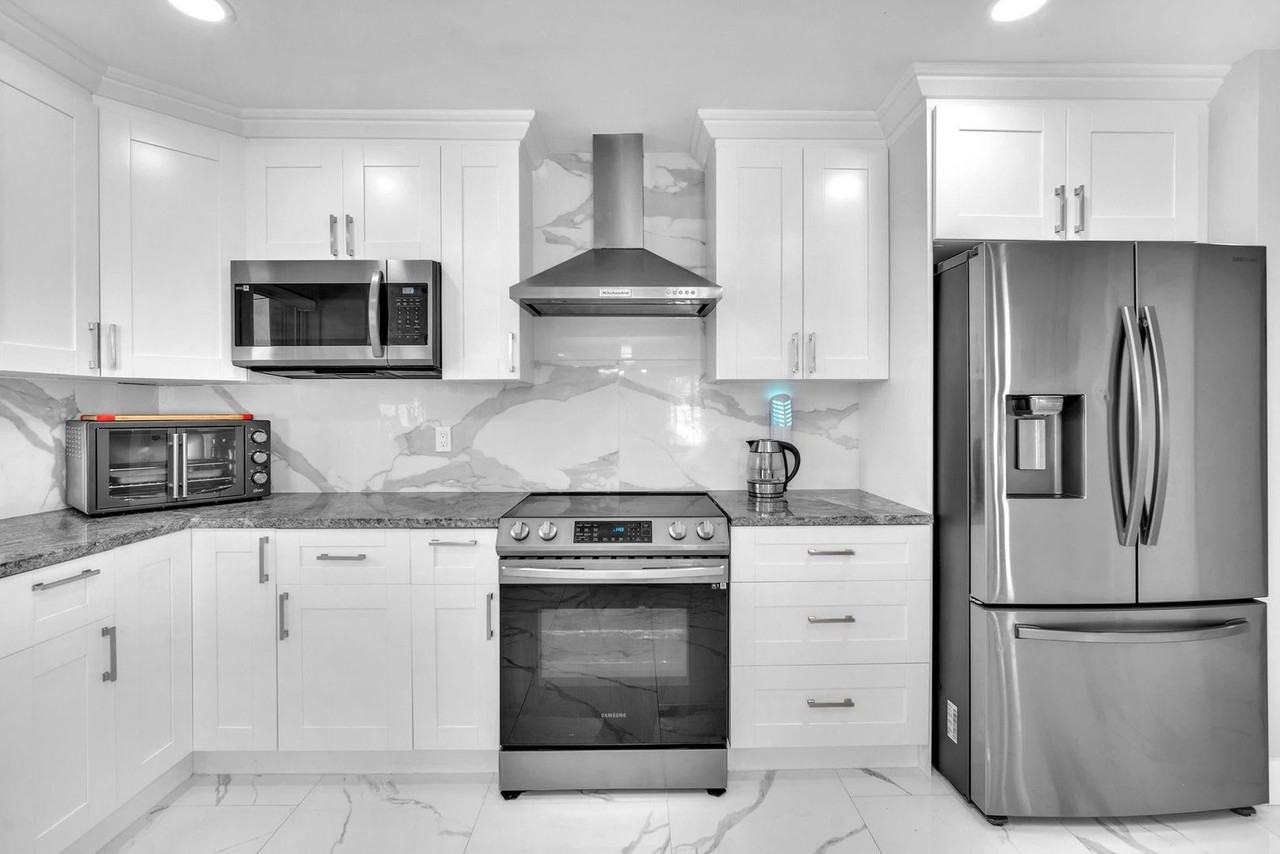 4406 Sw 37th Ave #0 - Photo 2 of 21