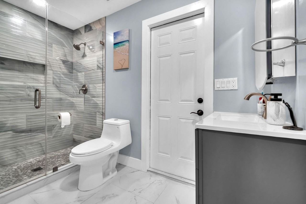 4406 Sw 37th Ave #0 - Photo 5 of 21