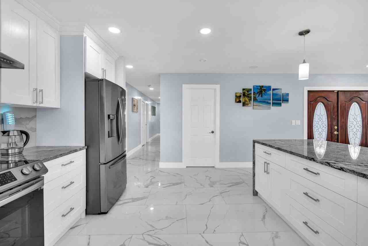4406 Sw 37th Ave #0 - Photo 7 of 21