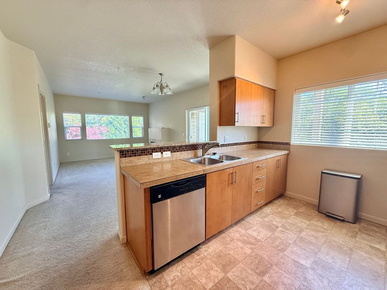 10834 Ne Holly St - Photo 6 of 24