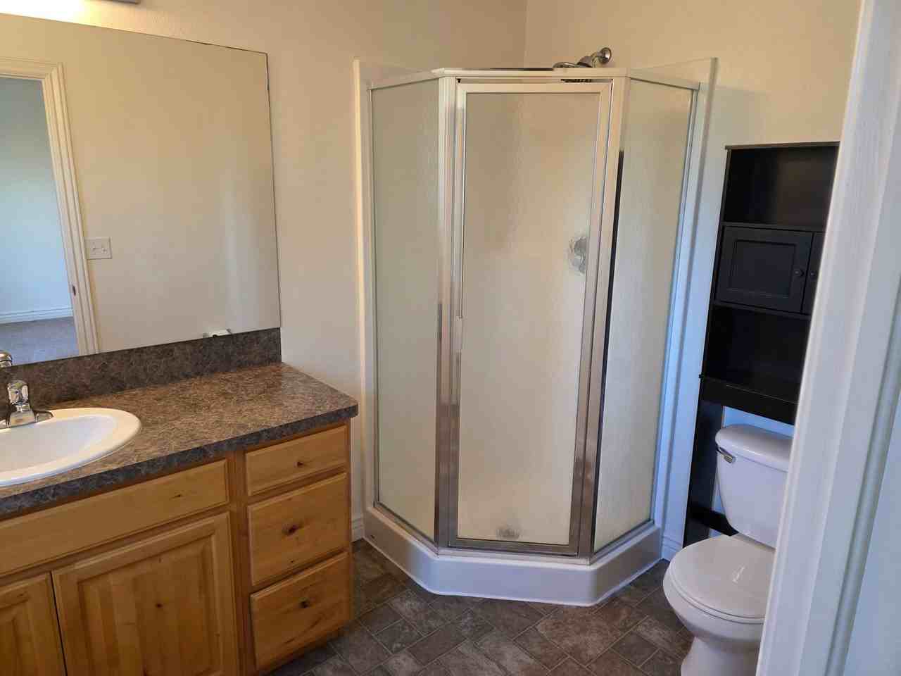 482 E 475 N - Photo 3 of 13