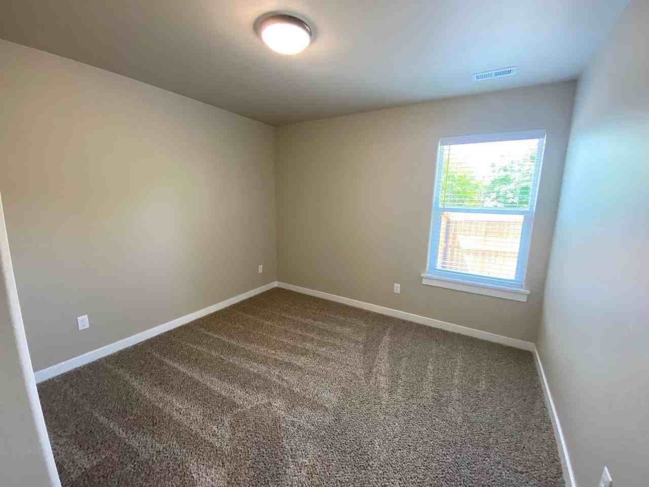414 Se 1st St - Photo 7 of 13