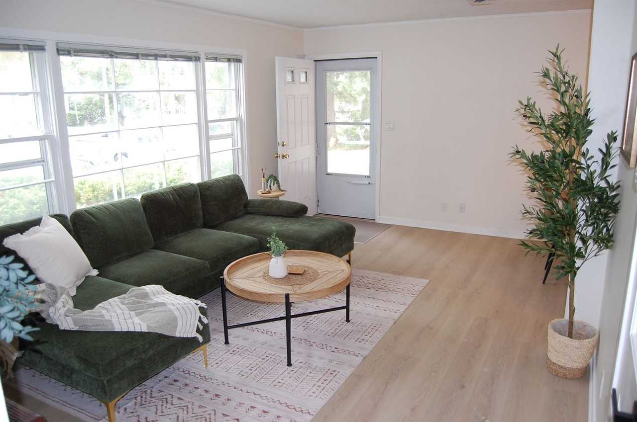 368 S 47th St - Photo 4 of 18