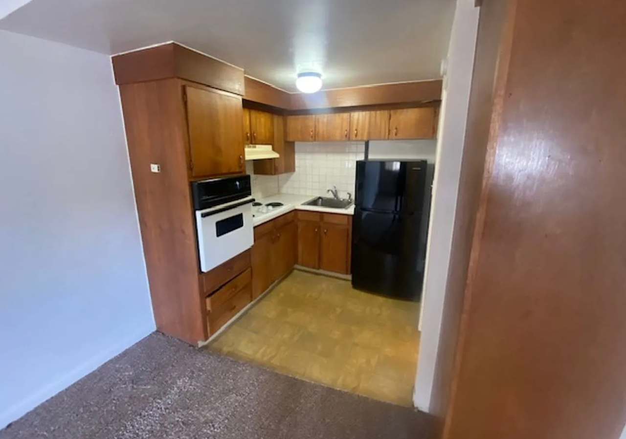 Club Apartments - Photo 3 of 16