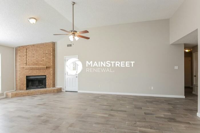 316 Kalmia Dr - Photo 3 of 16
