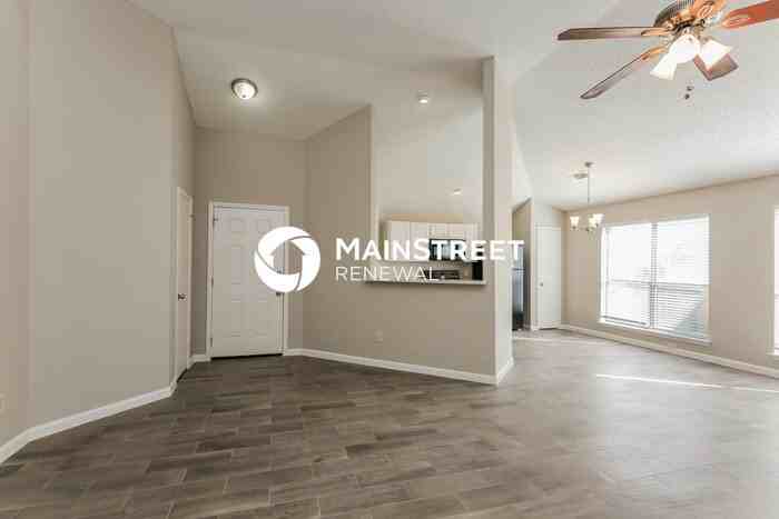 316 Kalmia Dr - Photo 4 of 16