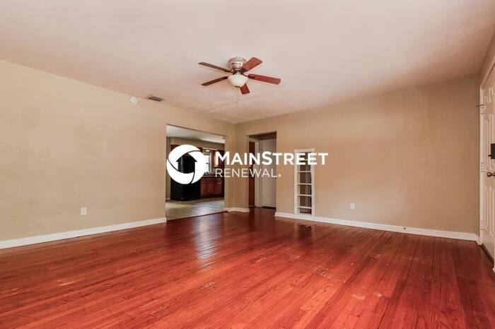 1414 Turner St - Photo 4 of 14