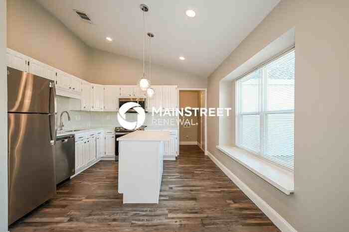 528 Olympus St - Photo 6 of 16