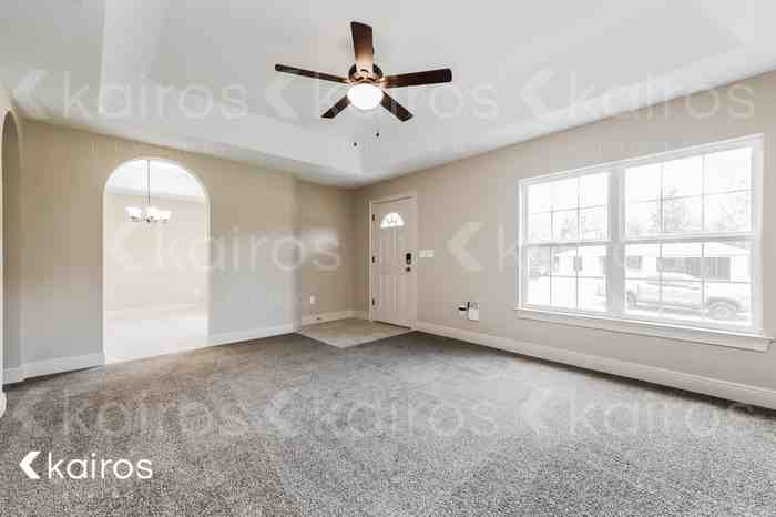 14576 Sw 75th Cir - Photo 2 of 17
