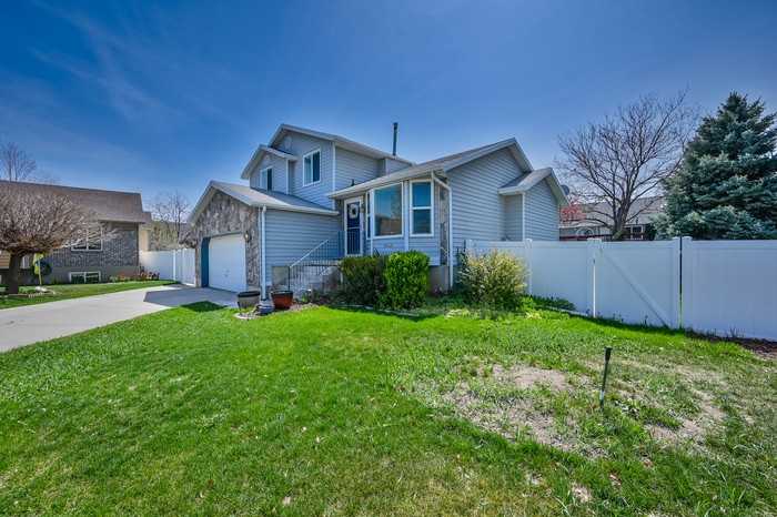 1045 W Ranch Park Dr - Photo 4 of 30