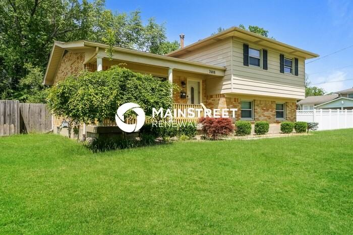 7608 Greenfield Ave - Photo 2 of 23