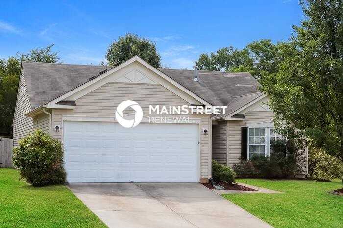 4179 Lakewood Glen Dr - Photo 3 of 16