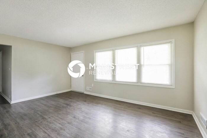 10903 Bennington Ave - Photo 4 of 16