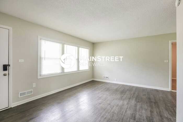 10903 Bennington Ave - Photo 5 of 16