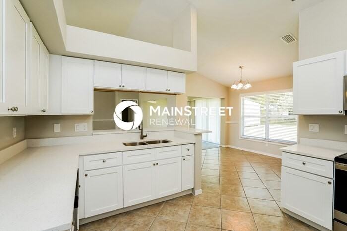 2221 Ne 3rd St - Photo 7 of 16