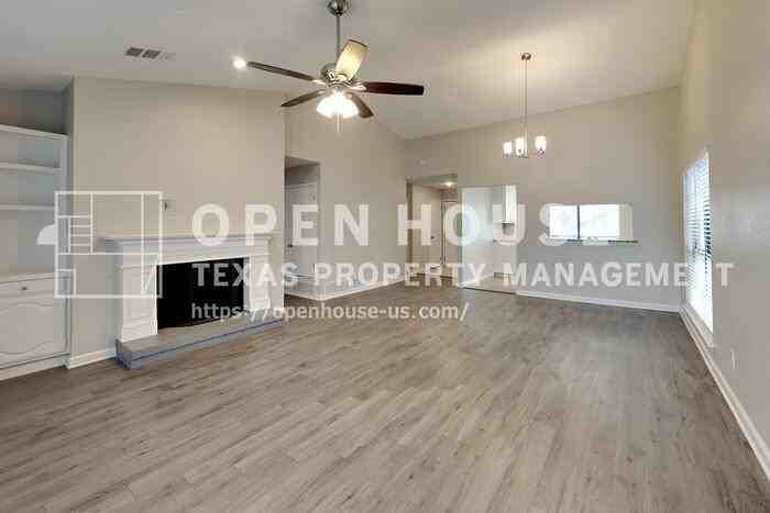4208 Staghorn Cir N - Photo 4 of 20