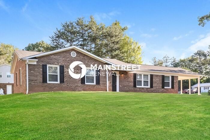 310 Rolling Hills Ln - Photo 2 of 16