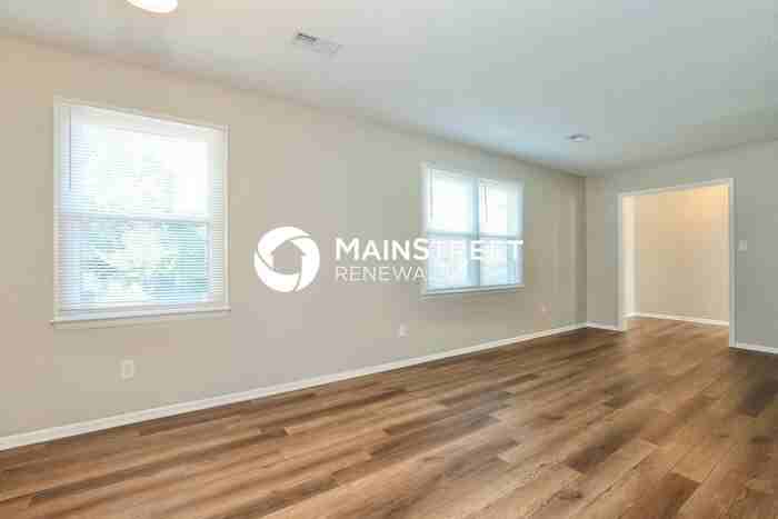 310 Rolling Hills Ln - Photo 5 of 16