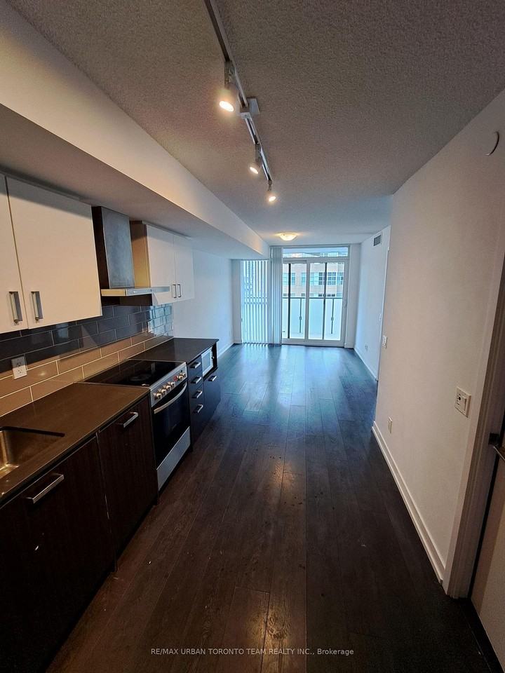 125 Redpath Avenue #608 - Photo 5 of 14