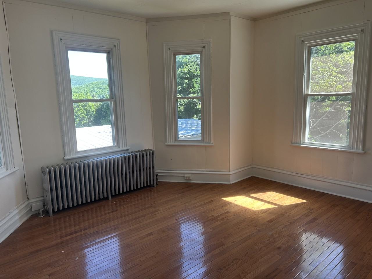 339 N 2nd St #NA - Photo 3 of 6