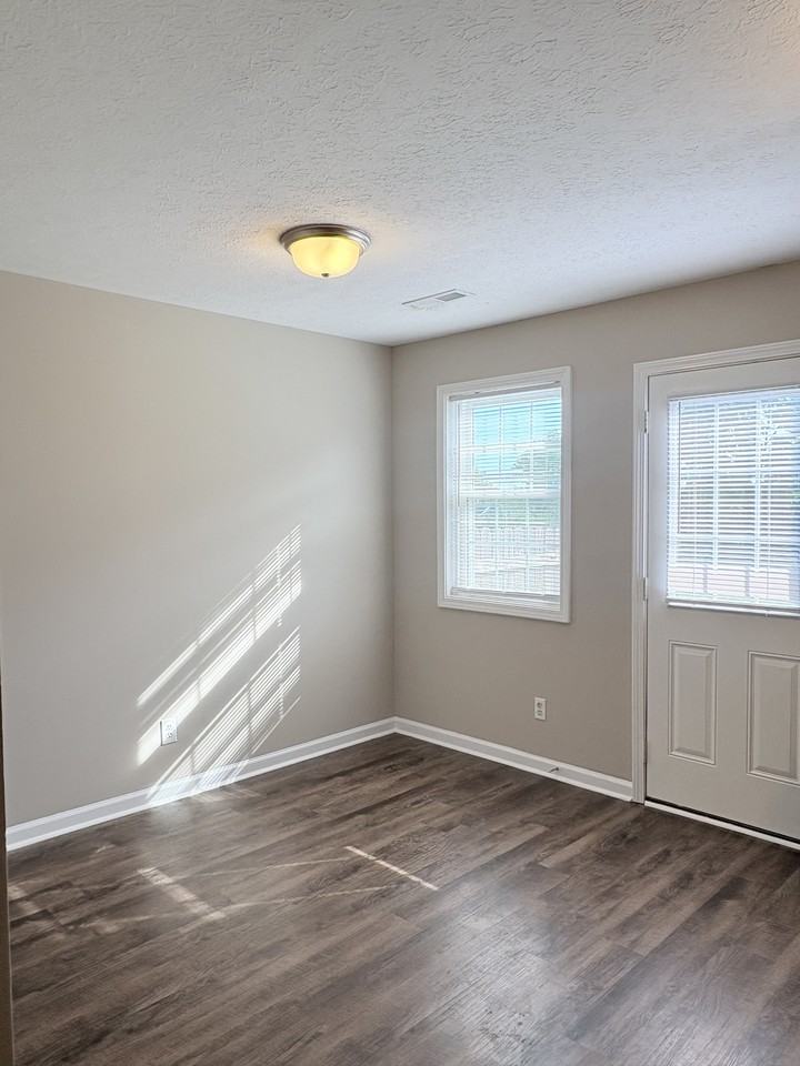 121 Hillridge Ct #C - Photo 4 of 14