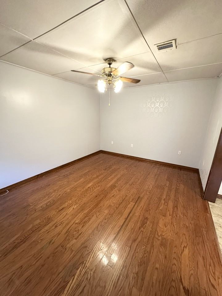 113 Thelma Dr #NA - Photo 5 of 10