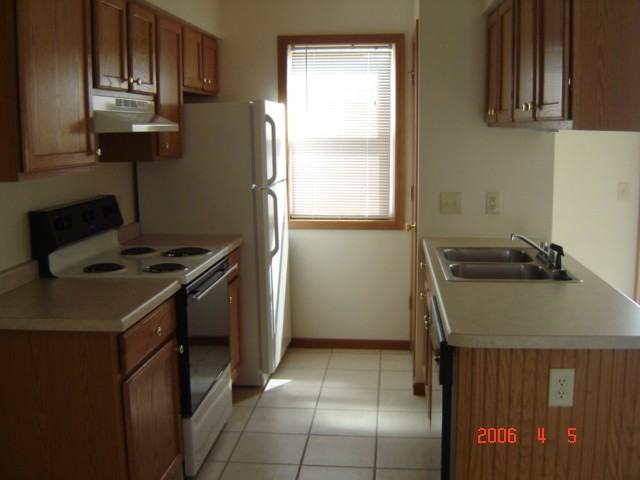 515 Kozarek Ave #4 - Photo 3 of 4